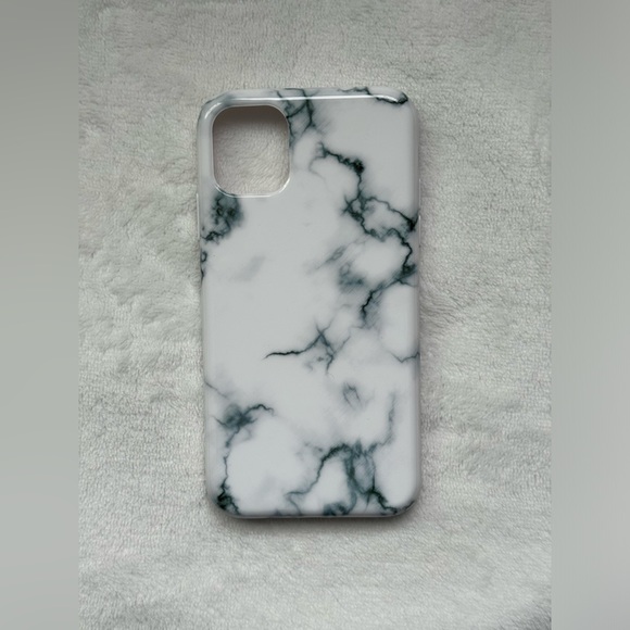 Brand New Insignia IPhone 11 hard shell marble phone case - Picture 5 of 8